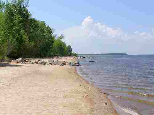 Enjoy nature at Lester Beach